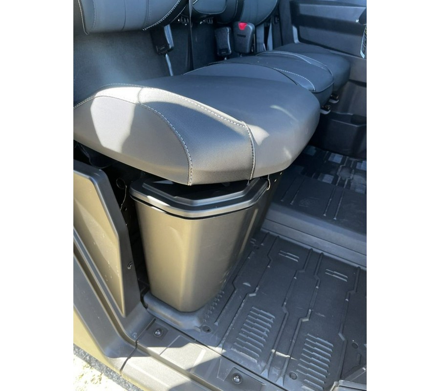 2026 Can-Am Defender MAX Limited HD11