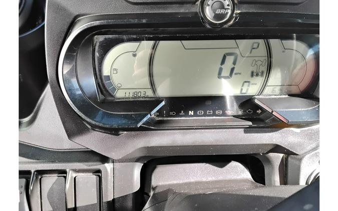 2020 Can-Am Defender MAX Limited HD10