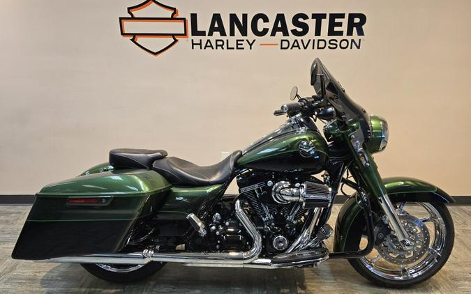 2014 Harley-Davidson® CVO™ Road King® Sherwood/Galaxy Black FLHRSE