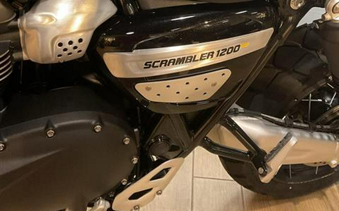 2025 Triumph Scrambler 1200 XE