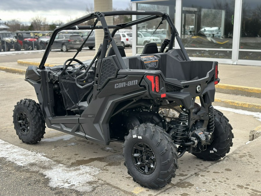 2025 Can-Am Maverick Trail DPS 700