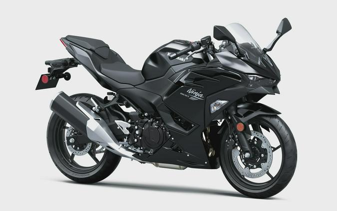 2026 Kawasaki Ninja® 500 Base