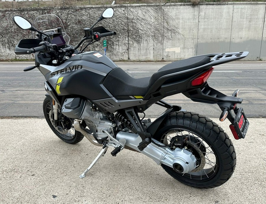 2024 Moto Guzzi STELVIO PFF