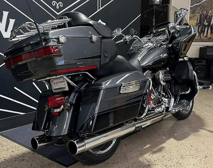 2011 Harley-Davidson® FLTRUSE - CVO™ Road Glide® Ultra