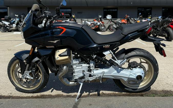 2024 Moto Guzzi V100 Mandello