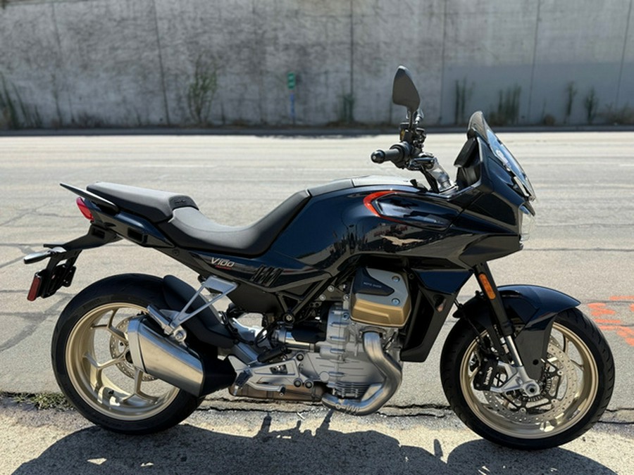 2024 Moto Guzzi V100 Mandello