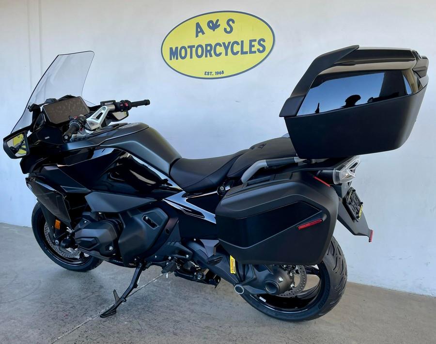 2026 BMW R1300RT