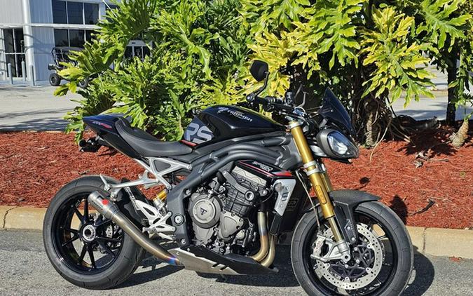 2022 Triumph Speed Triple 1200 RS Sapphire Black 1200 RS