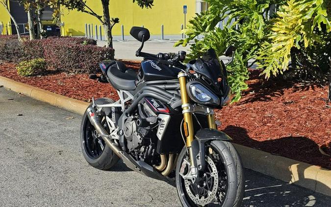 2022 Triumph Speed Triple 1200 RS Sapphire Black 1200 RS