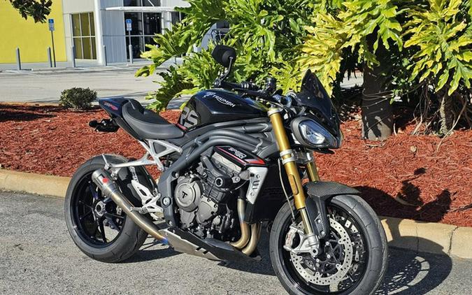 2022 Triumph Speed Triple 1200 RS Sapphire Black 1200 RS