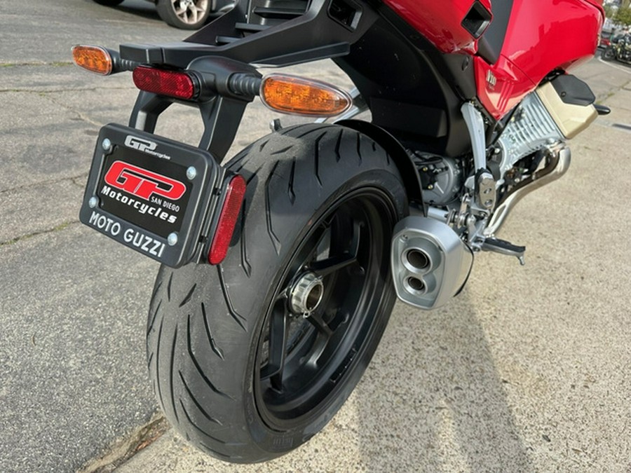 2023 Moto Guzzi V100 Mandello