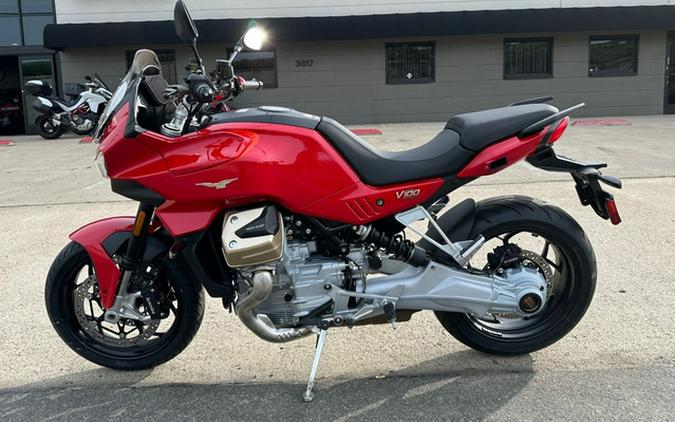 2023 Moto Guzzi V100 Mandello