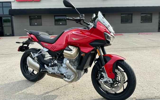 2023 Moto Guzzi V100 Mandello