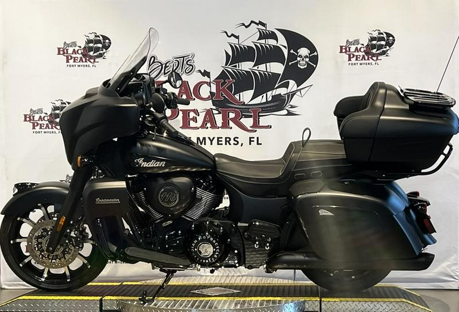2024 Indian Motorcycle® Roadmaster® Dark Horse® w/Powerband Audio Package Black Smoke