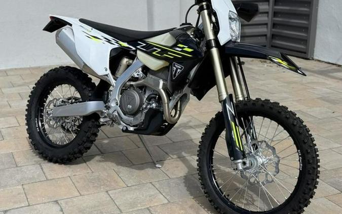 2026 Triumph TF 250-E Jet BlackPure White