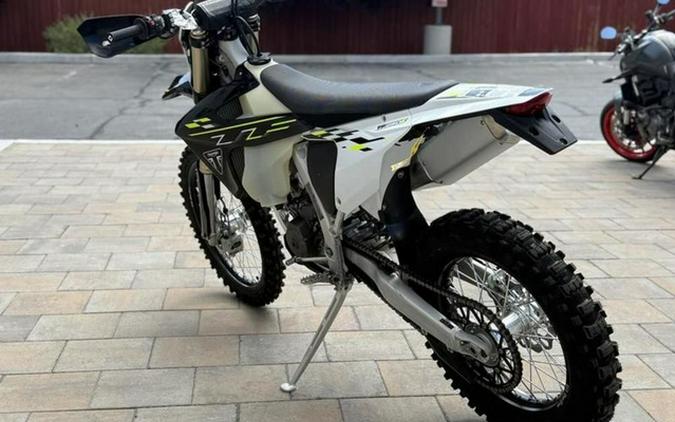 2026 Triumph TF 250-E Jet BlackPure White