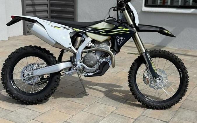 2026 Triumph TF 250-E Jet BlackPure White