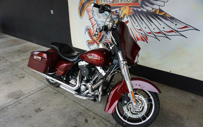 2009 Harley-Davidson Street Glide® Red Hot Sunglo