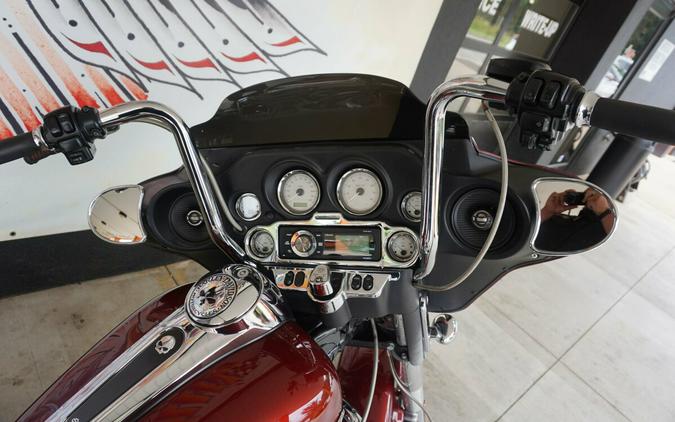 2009 Harley-Davidson Street Glide® Red Hot Sunglo