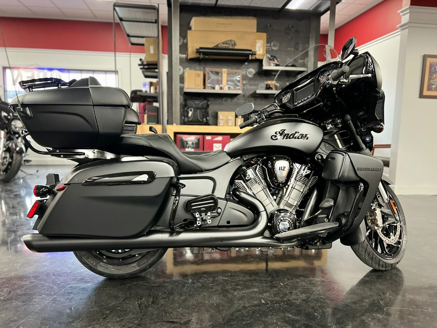 2025 Indian Motorcycle Roadmaster® PowerPlus Dark Horse® with PowerBand Audio Package