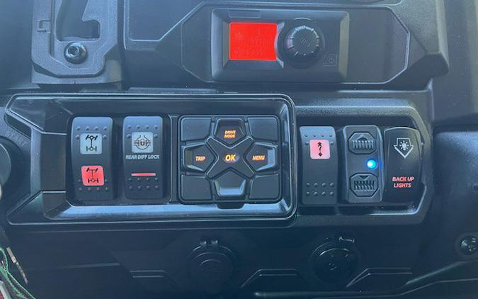 2023 Can-Am Defender MAX LONE STAR CAB HD10