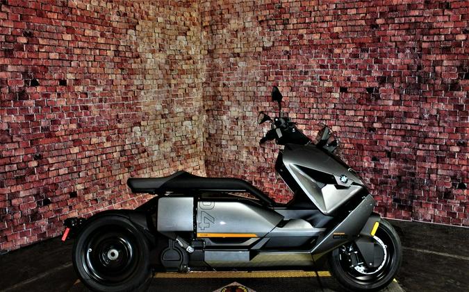 2023 BMW CE 04 Review [Urban Electric Commuter Scooter]