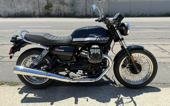 2025 Moto Guzzi V7 SPECIAL SILVER STRIPE