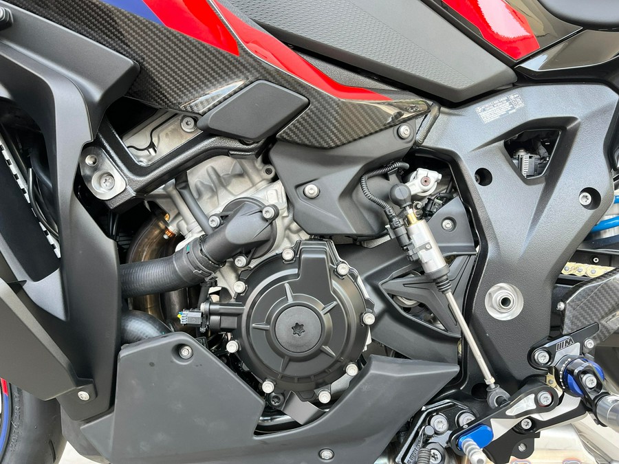 2026 BMW M1000XR