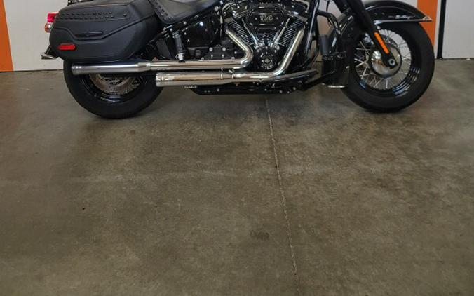 2020 Harley-Davidson Heritage Classic 114 Vivid Black FLHCS