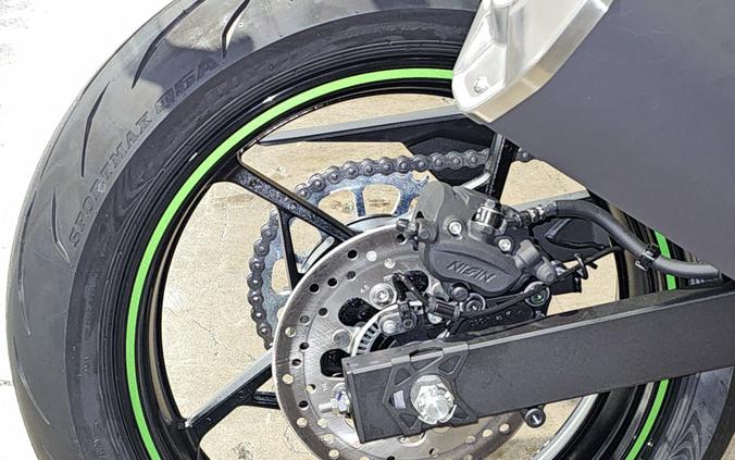 2024 Kawasaki Z7 HYBRID ABS