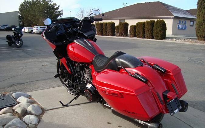 2025 Harley-Davidson CVO™ Road Glide® ST Rally Red