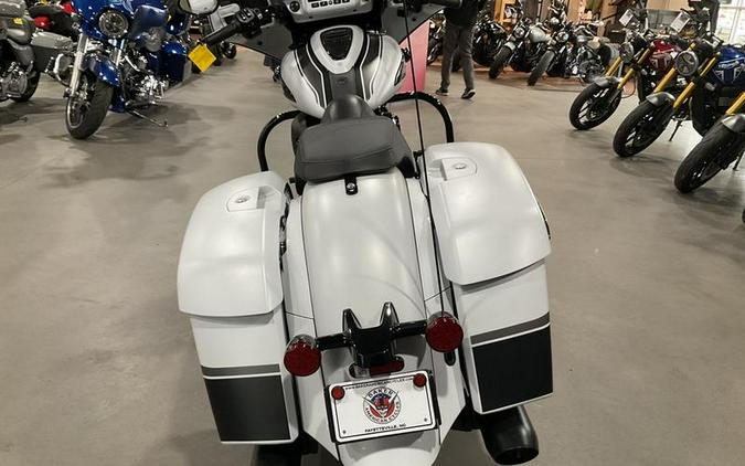 2024 Indian Motorcycle® Chieftain® Dark Horse® Ghost White Metallic Smoke