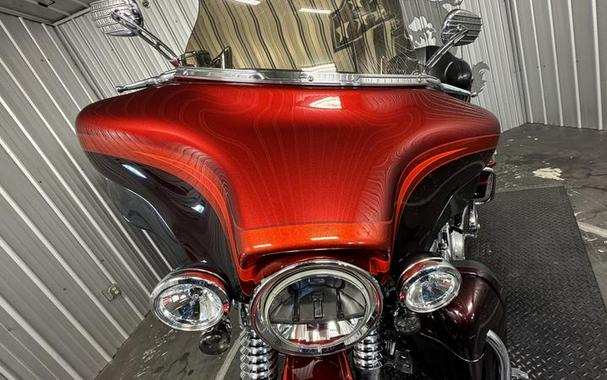 2009 Harley-Davidson® FLHTCUSE - CVO™ Ultra Classic® Electra Glide