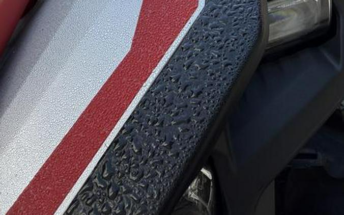 2026 Can-Am® Renegade X mr 1000 R Hyper Silver & Legion Red