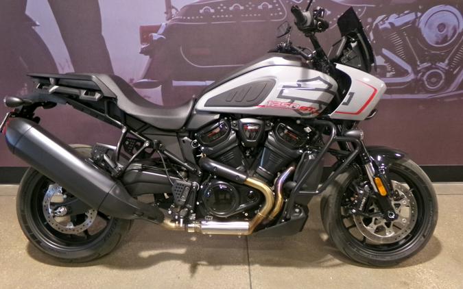 2025 Harley-Davidson® Pan America® 1250 ST