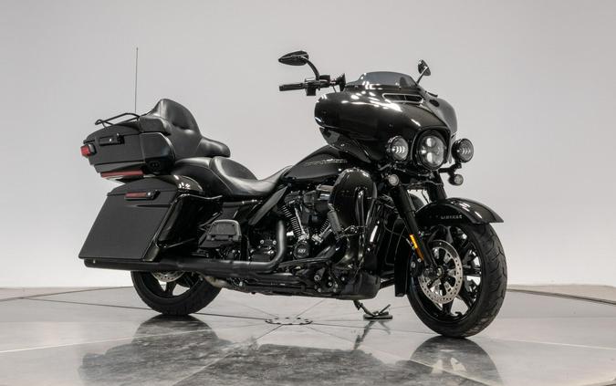 2021 HARLEY-DAVIDSON FLHTK ULTRA LIMITED in Vivid Black with 9,604 miles