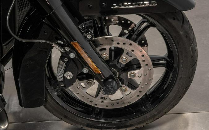 2021 HARLEY-DAVIDSON FLHTK ULTRA LIMITED in Vivid Black with 9,604 miles
