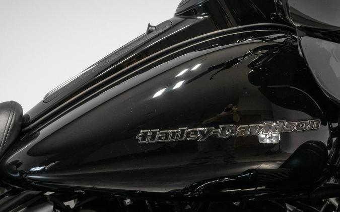 2021 HARLEY-DAVIDSON FLHTK ULTRA LIMITED in Vivid Black with 9,604 miles