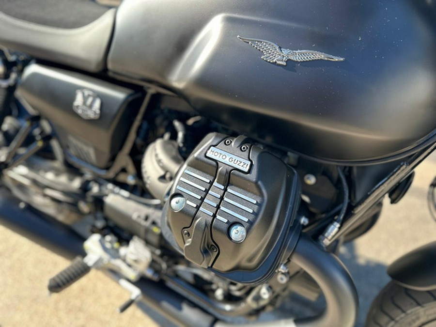 2024 Moto Guzzi V7 Stone