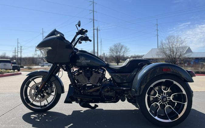 2026 Harley-Davidson® FLTRT Road Glide 3 Iron Horse Metallic