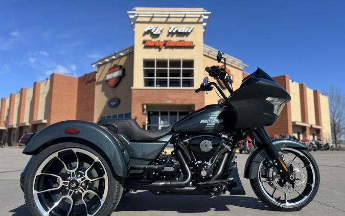 2026 Harley-Davidson® FLTRT Road Glide 3 Iron Horse Metallic