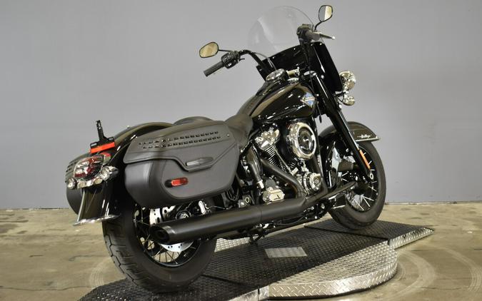 2025 Harley-Davidson Heritage Classic FLHC