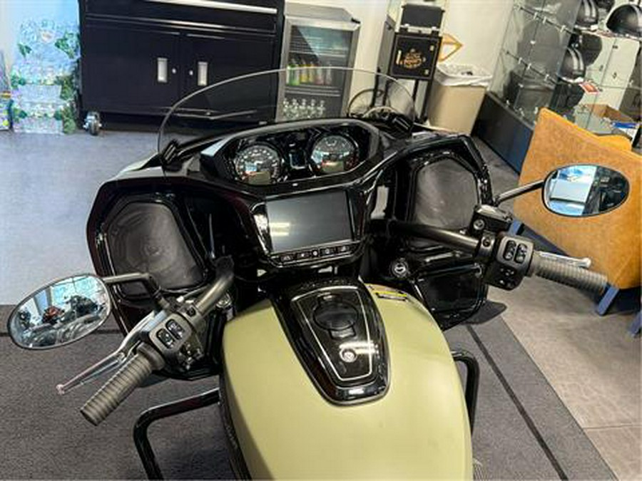2025 Indian Motorcycle Challenger® Dark Horse® 112 with PowerBand Audio Package