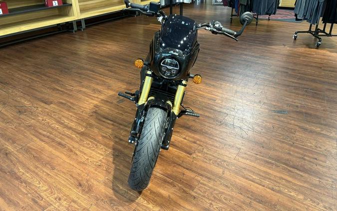 2026 Indian Motorcycle® 101 Scout® Black Crystal with Super Graphite