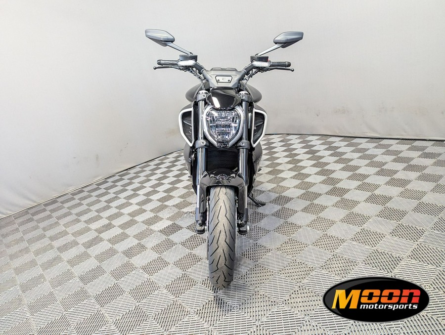 2024 DUCATI DIAVEL V4