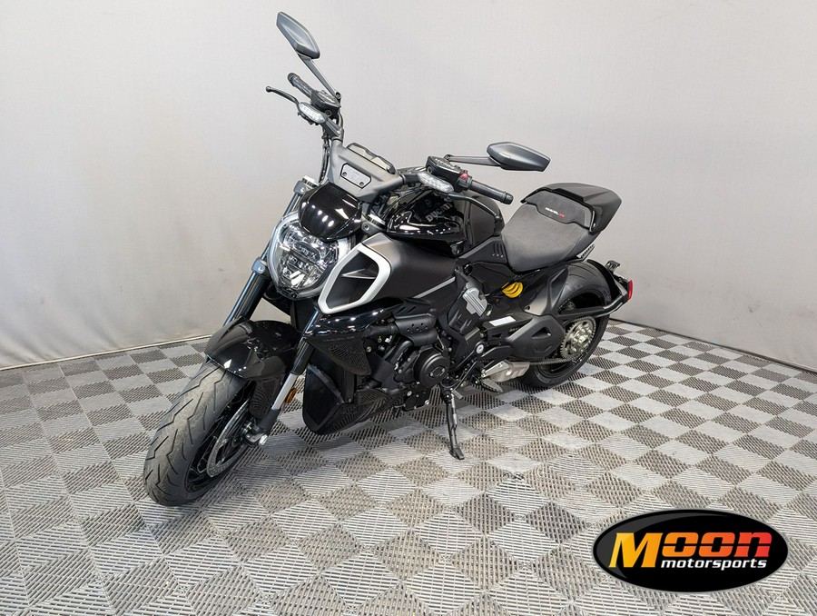 2024 DUCATI DIAVEL V4