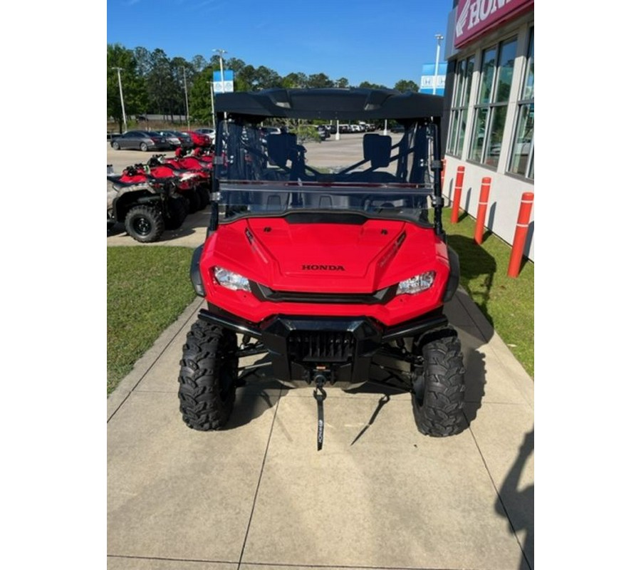 2023 Honda® Pioneer 1000-6 Deluxe Crew