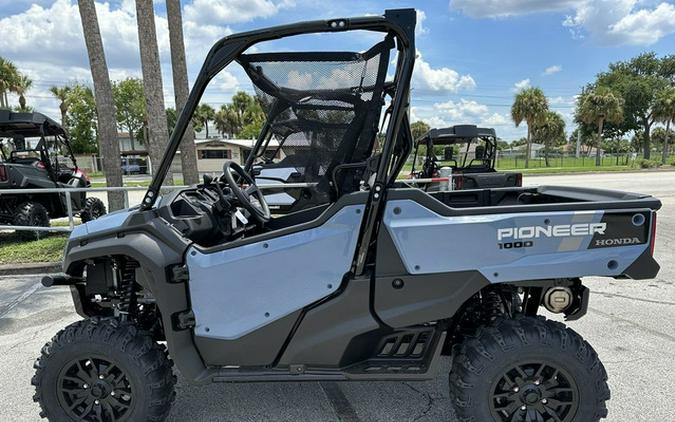 2024 Honda Pioneer 1000 Deluxe