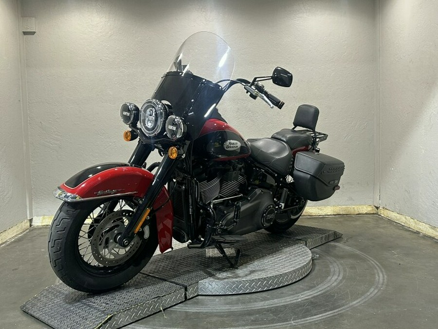 Harley-Davidson® Heritage Classic 114 2022 Redline Red/Vivid Black (Black Finish w/Cast Wheels)