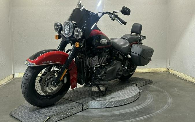 Harley-Davidson® Heritage Classic 114 2022 Redline Red/Vivid Black (Black Finish w/Cast Wheels)